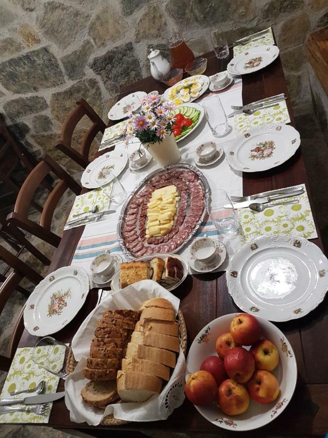 Farmhouse Cvetje โทลมิน ภายนอก รูปภาพ